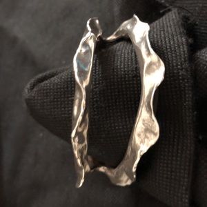 UNO DE 50 ruffle  silver  bracelet